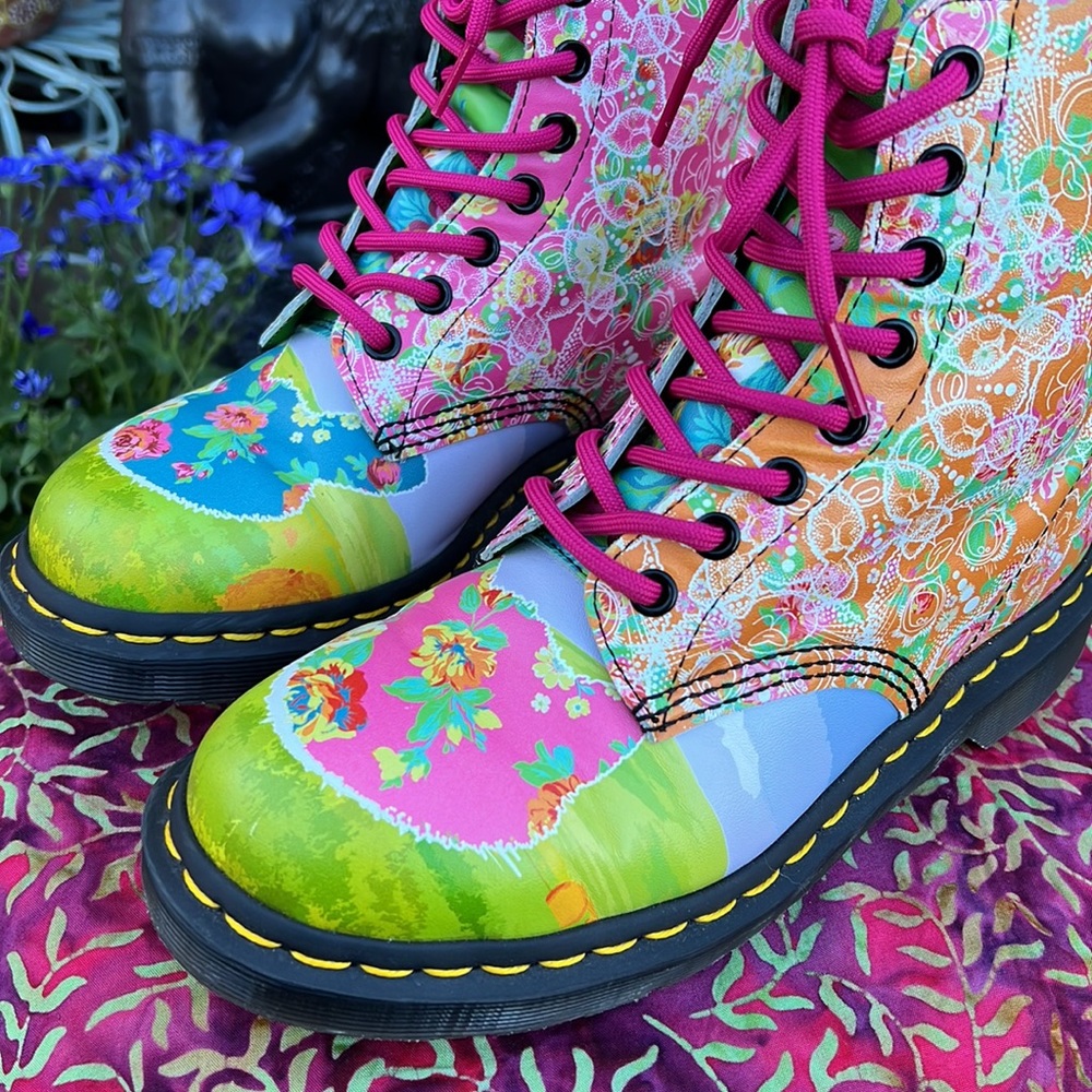 Dr. Martens Colorful Retro Psychedelic Pascal Daze Floral Combat Boots EC 🥰 - Picture 9 of 17